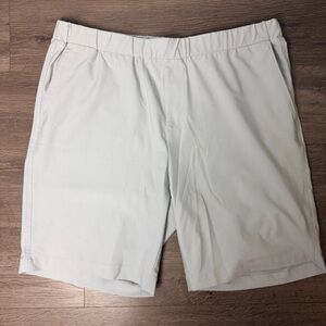 Greg Norman Men's Pull On All Day Comfort Athletic Shorts Light Grey - L